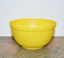 Vintage TOY PYREX Kids Vintage Banner MEDIUM Plastic Nesting Bowl Yellow