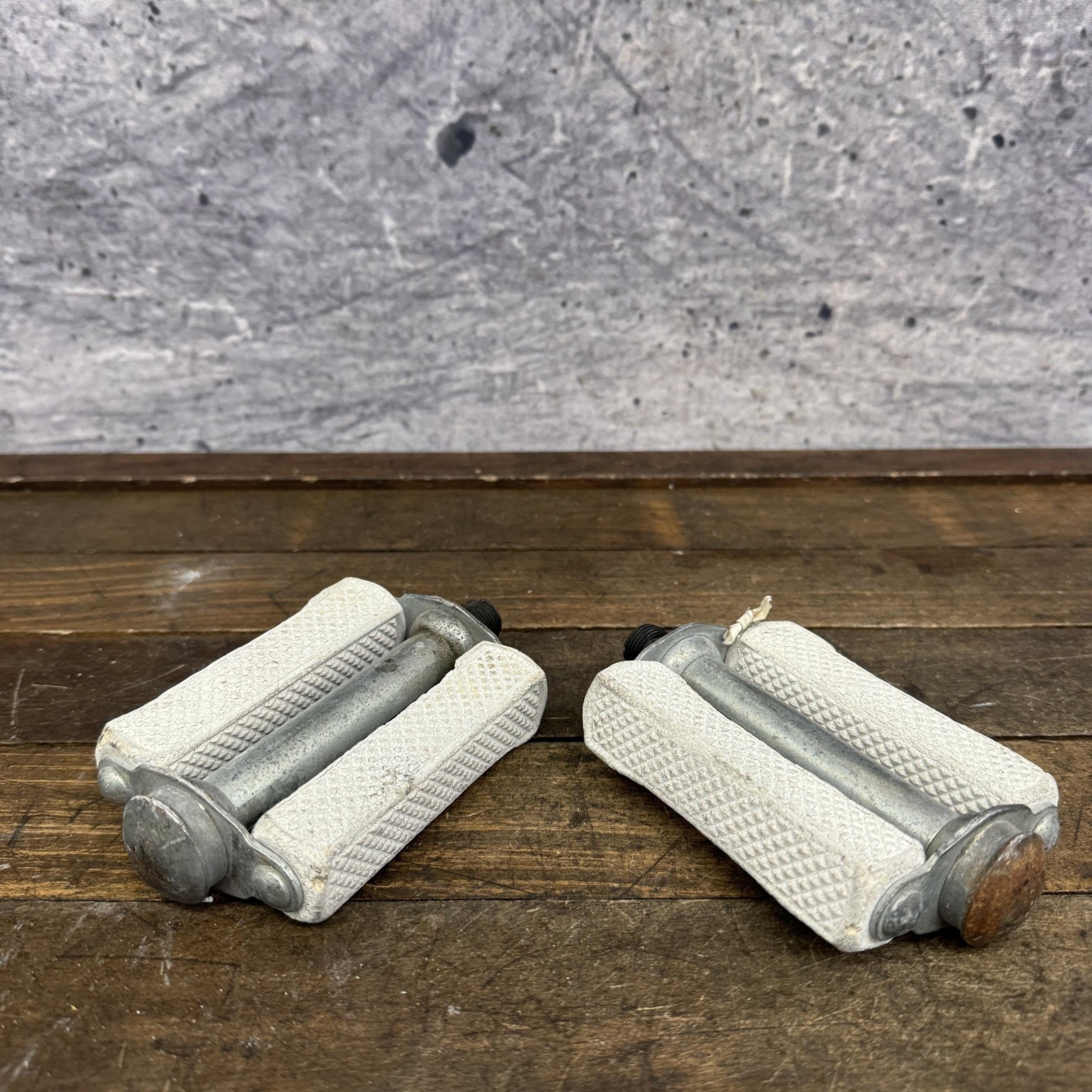 Vintage English 3-Speed White Block Bike Pedals 9/16 Steel Fits Raleigh Cruiser