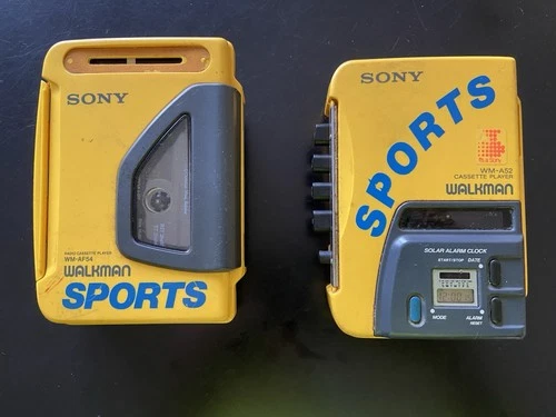 (2) VINTAGE 1980’s SONY WALKMAN FOR PARTS