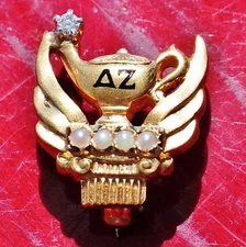Vintage Delta Zeta 14k yellow gold pearl & white topaz sorority pin 3.8gr