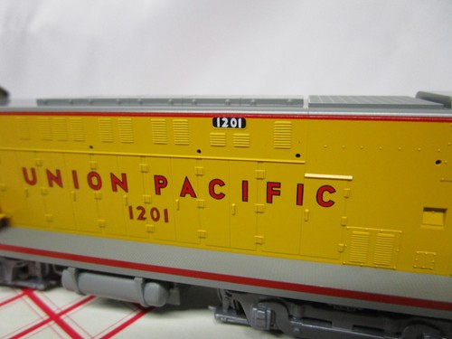 Stewart HO Scale UP Union Pacific VO1000 Diesel Locomotive #1201 DCC Ready LED - Picture 6 of 11