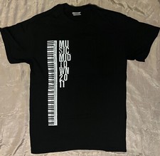 ORIGINAL 2011 MUSIC MIDTOWN PIANO KEYS BLACK CONCERT SHIRT MINT SMALL  Coldplay