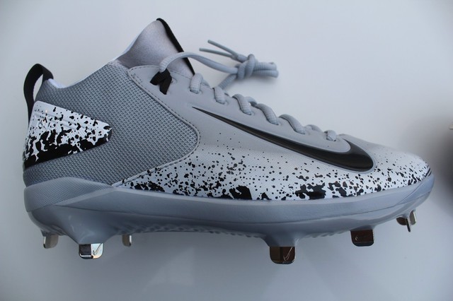 reebok baseball cleats