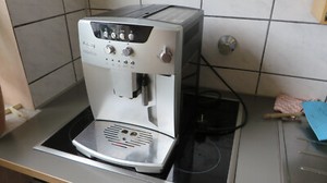 DeLonghi Magnifica  Kaffeevollautomat - Silber
