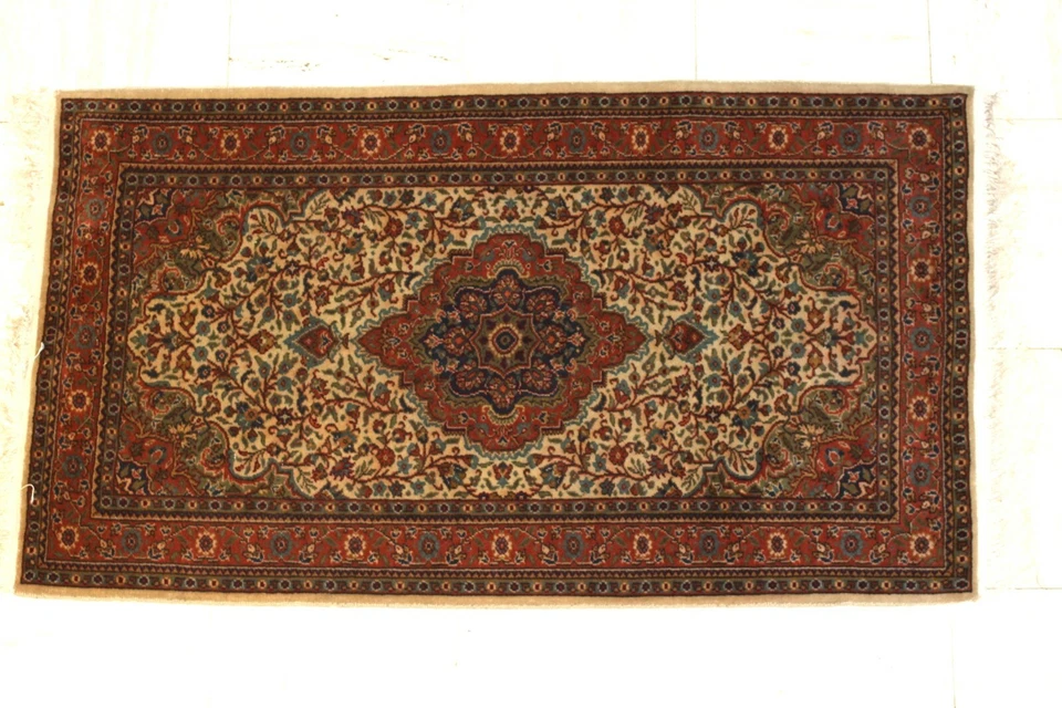 tapis turc fait main noué LADIK - 1,56 x 0,9 m - état neuf - Photo 1/4
