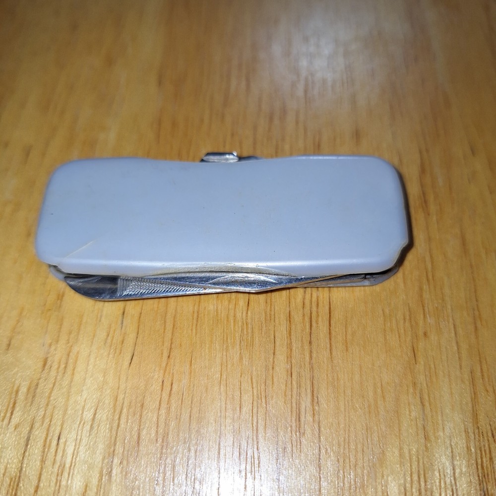 Compact Multifunctional Pocket Knife with Multiple Tools Compact Multifunctional Pocket Knife with Multiple Tools