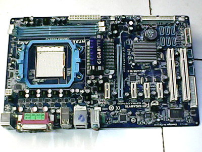 GIGABYTE GA-EP45-DS3R SOCKET 775 EUR 30,00 - FR