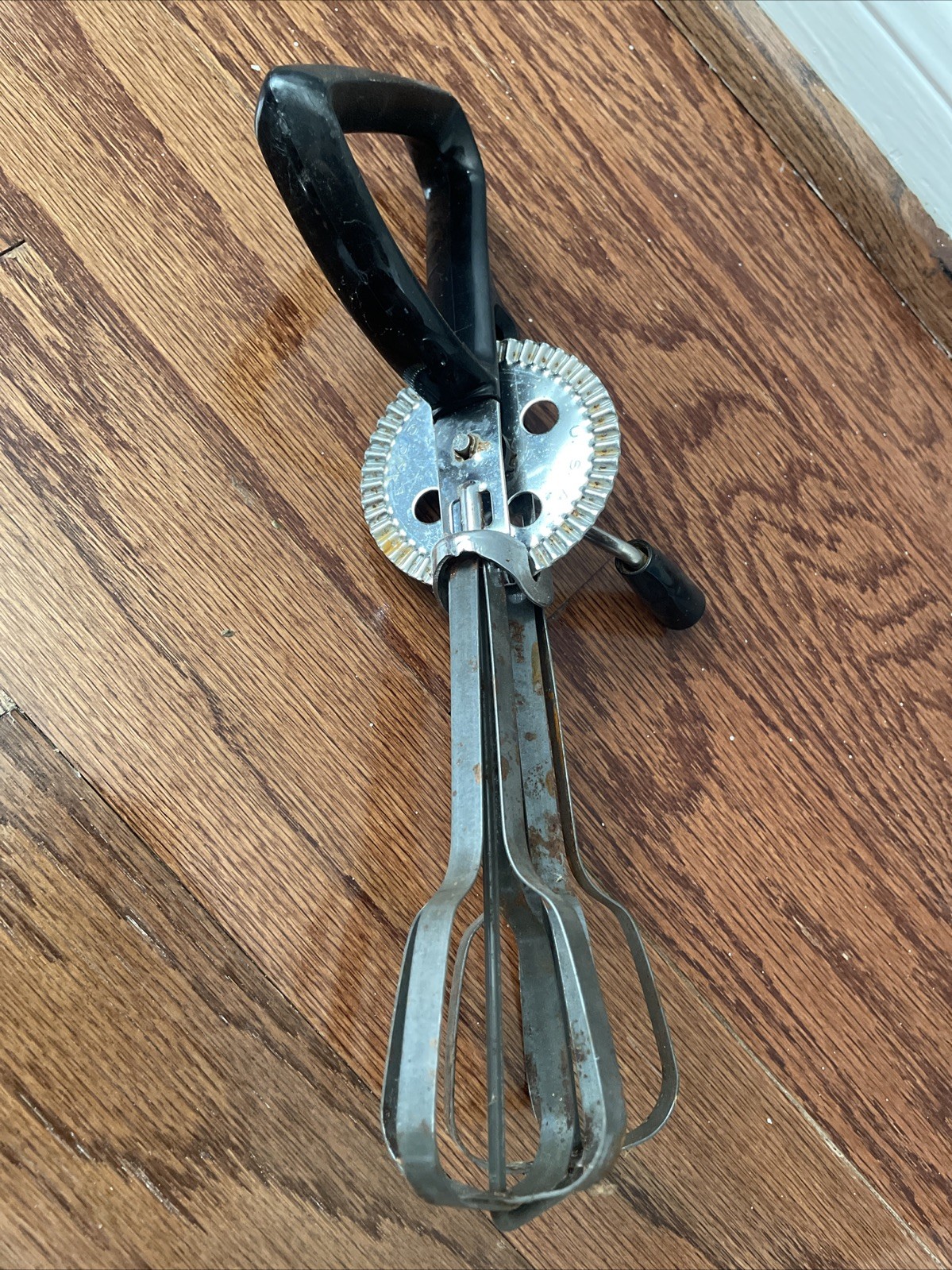 Vintage EKCO Best Egg Beater Hand Mixer Made In U.S.A. Vintage Antique Kitchen