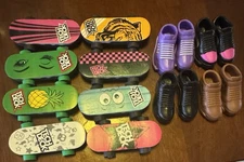 (8) TECH DECK BENDY BOARDS & (4) PAIRS OF SHOES FINGERBOARDS SKATEBOARDS