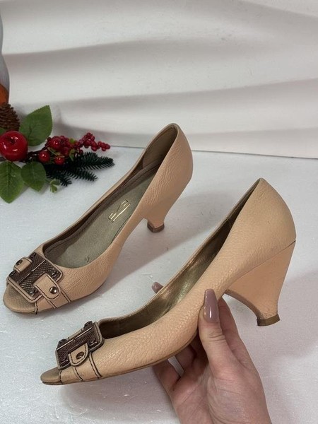 Women Santa Lucci Heels Beige Leather 39