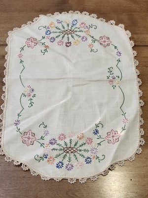 Vintage Estate Embroidered Floral Beautiful Detailed Work Crochet Edged Pretty  