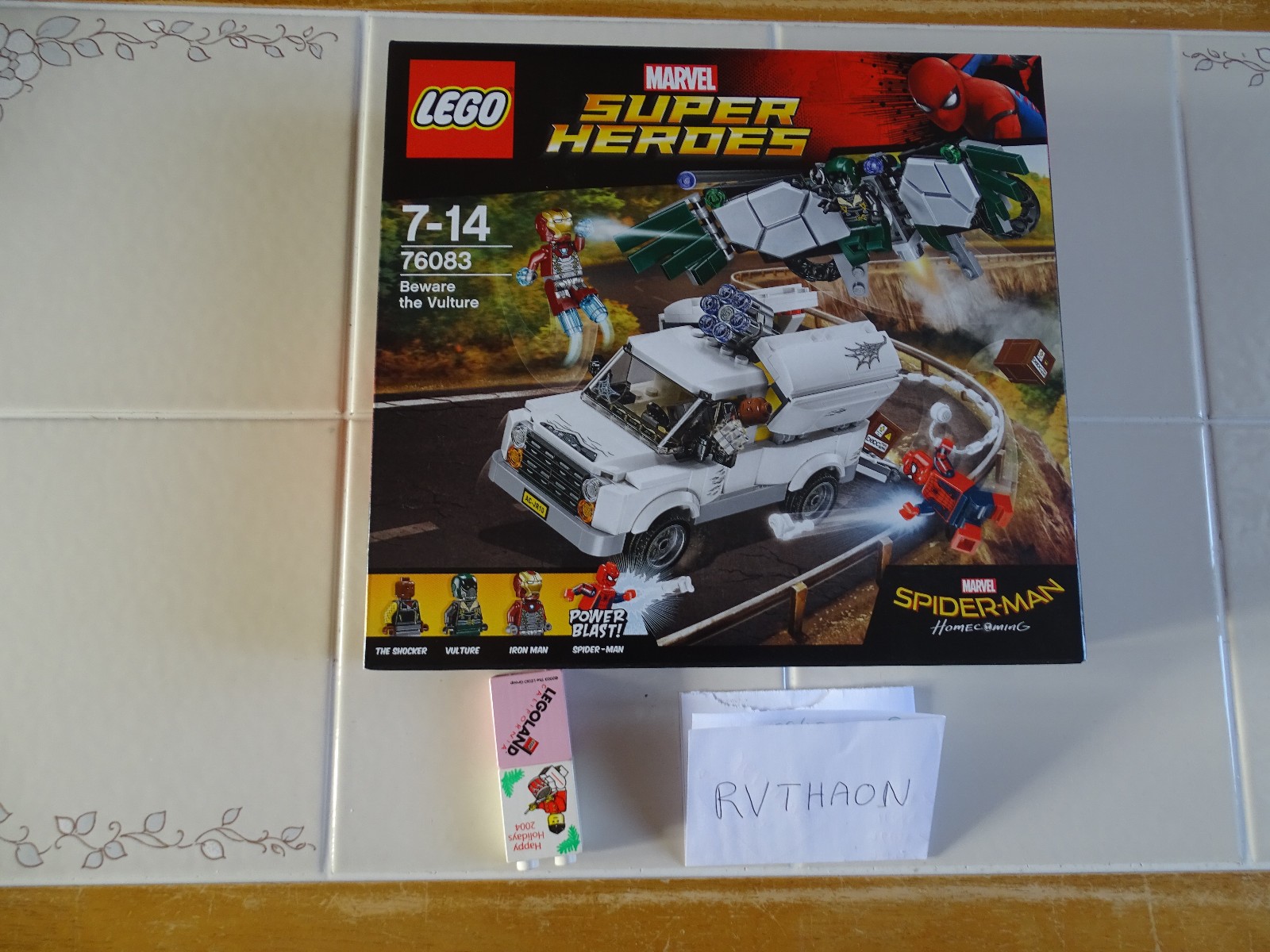 LEGO Marvel 76083 figurine Iron Man et Spider-Man Beware the Vulture neuf