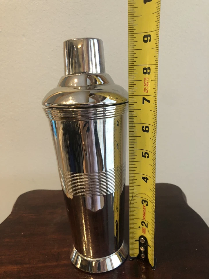 Vera Wang 16 oz Silverplate Wedgwood CHALLIS Martini Cocktail Shaker MSRP $80 - Image 2 of 4