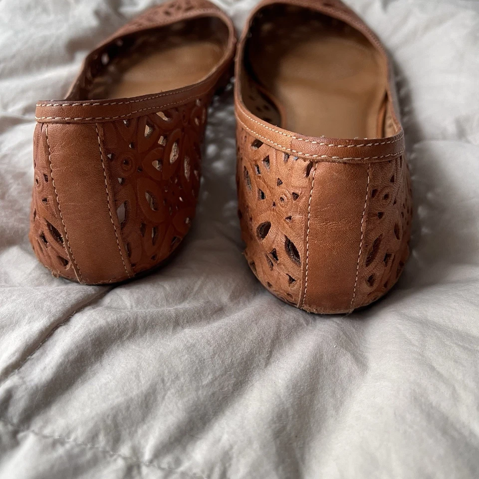 Corso Como Vero Cuoio Floral Corte Láser Cuero Skimmer Pisos Hecho en Brasil 9.5 Foto 4 de 4