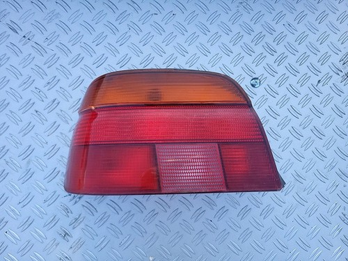 Rückleuchte Rücklicht BMW 5er E39 Links 8358031 Leicht Schaden (WR5)