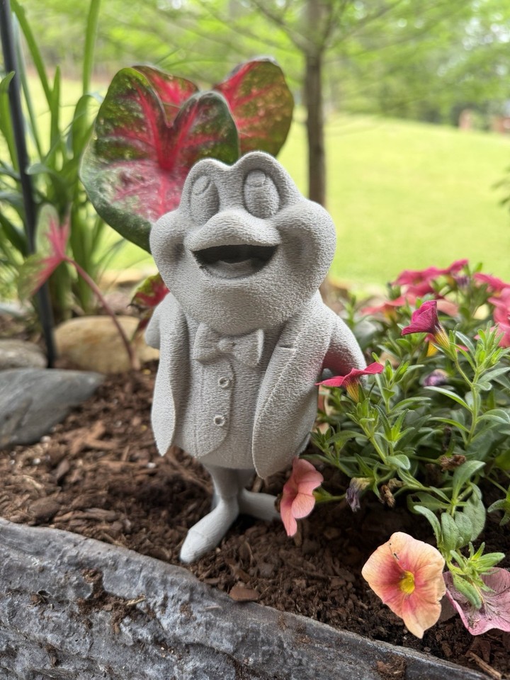 Toad Props Mr. Toad Garden Statue - Flower Decor Festival Wind Willows Haunted ...