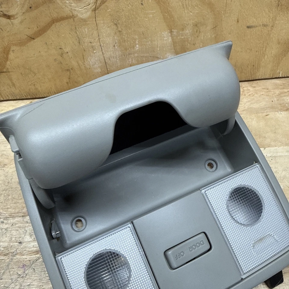 2010-2013 Kia Forte Gray Overhead Console Dome Light P/N 92810-1MXXX, KIA, OEM - Image 4 of 4