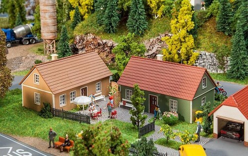 Faller, Kibri H0 - Bâtiments pour trains miniatures (10) - Village