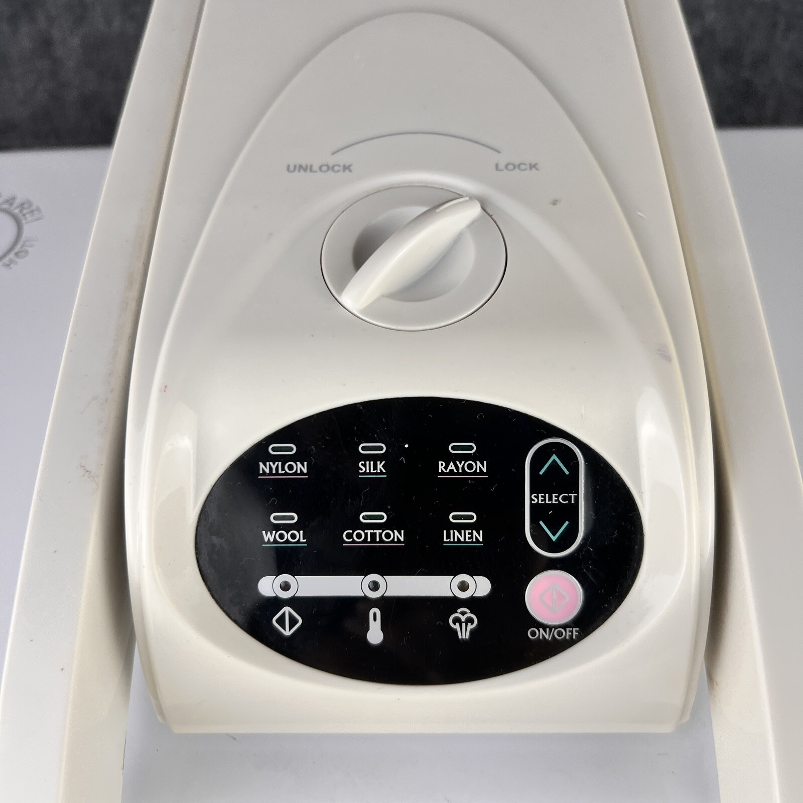 Kalorik SP2002 120V 60Hz Nonstick Digital Professional Fabric Steam