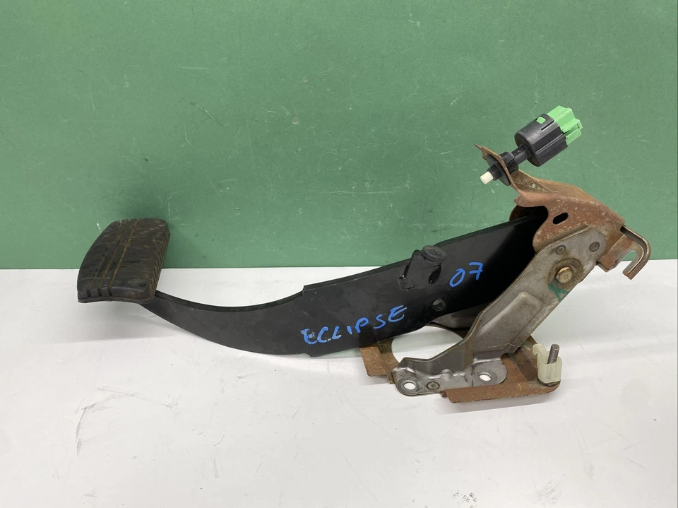 Pedal de freio 2007-2012 Mitsubishi Eclipse GS fabricante de equipamento original - Imagem 4 de 4