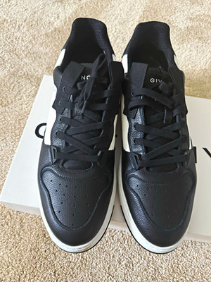 Givenchy Men's Low Top Athletic Sneakers Colorblock Black/White/Red Lace Up