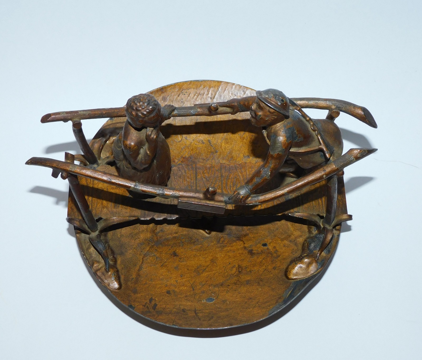 MAN & WOMAN ON BRIDGE MIDDLETOWN PLATE CO. QUADRUPLE PLATE 225 HARD WHITE METAL