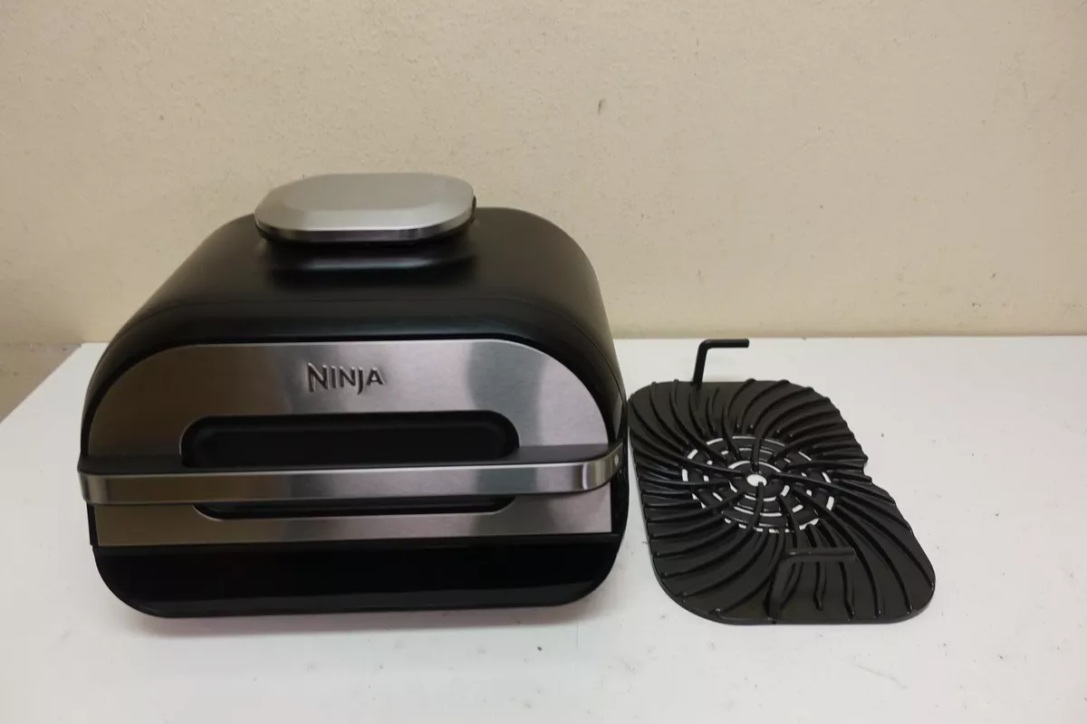 Ninja Foodi 6-in-1 Smart XL Indoor Grill with Air Fryer Smart Probe FG551  622356564540