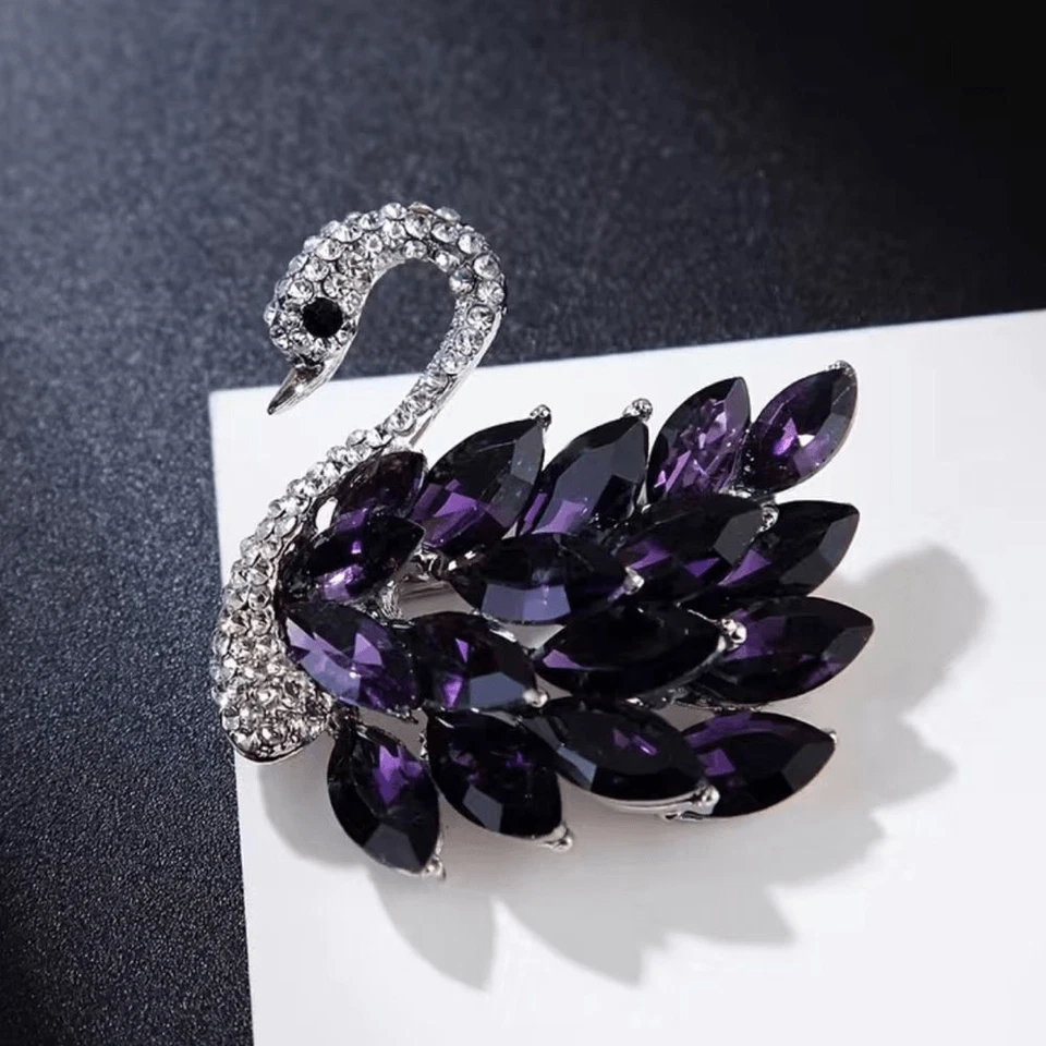 VQ Swan Brooch - Image 2 of 4