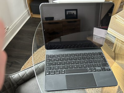 iPad Air 2021 (4th Gen) (256GB) Magic Keyboard 2021 Apple Pencil