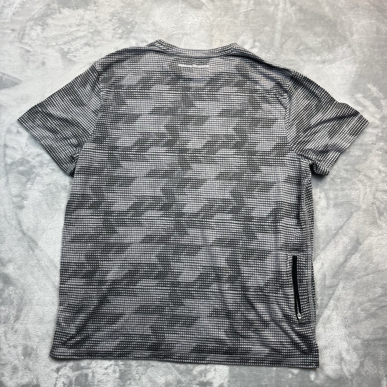 FILA Sport Running T Shirt Uomo Taglia XL Grigio Tasca Posteriore Activewear