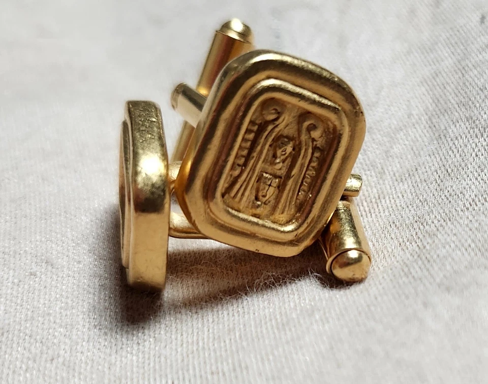 Carolee Cartouche Vintage Cufflinks Egyptian Gold Tone - Image 2 of 4
