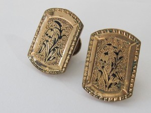 Antique Victorian Gold Filled Black Taille d’epargne Enamel Cuff Link Buttons C7