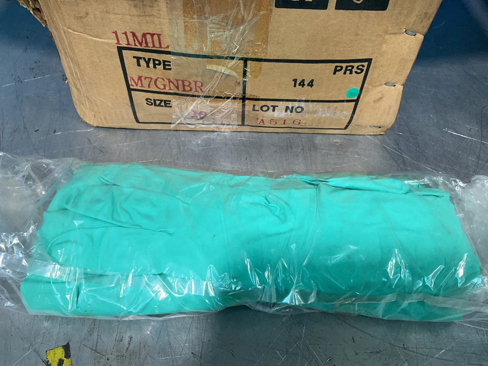 RUBBER GLOVES