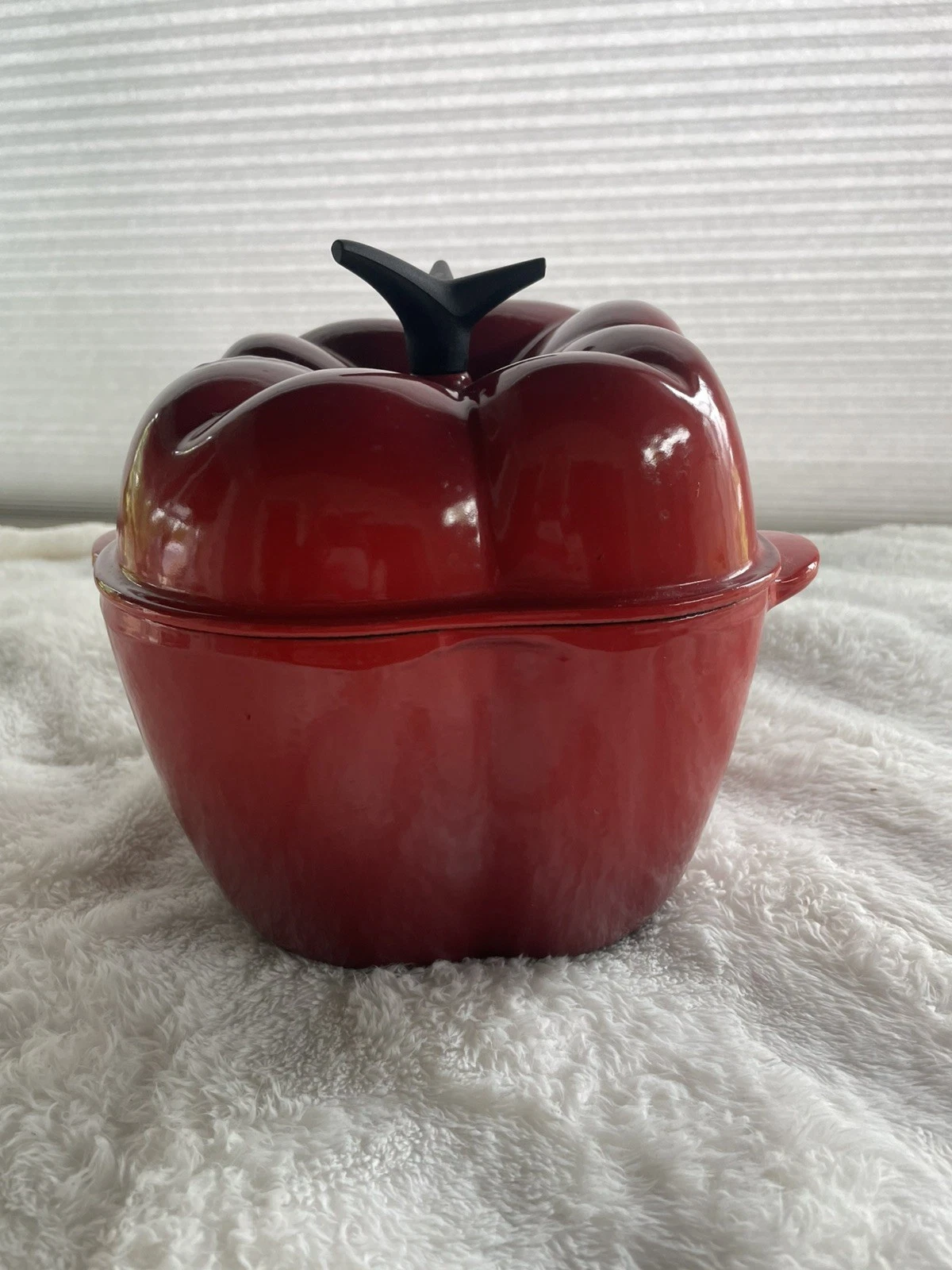 Le Creuset Cerise Red Cast Iron Pepper 2.25 Quarts