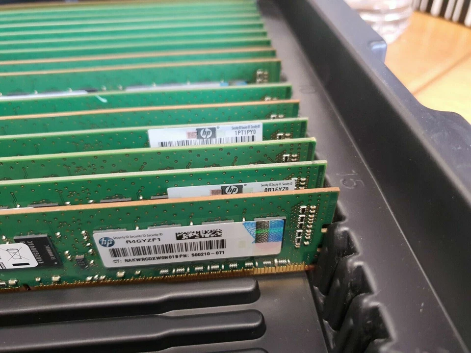 HP (500210-071) - 4GB PC3-10600E (DDR3-1333Mhz, 2RX8) SASMUNG - Immagine 3 di 4