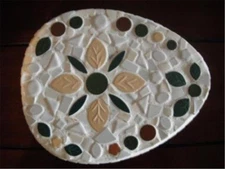 CERAMIC TRIVET HOT PLATE 9.25" WITH 6 ROUND FEET EXCELLENT CONDITION