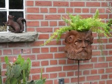 Schwerer Blumentopf, 2 Gesichter, Gusseisen, Amphore, Skulptur