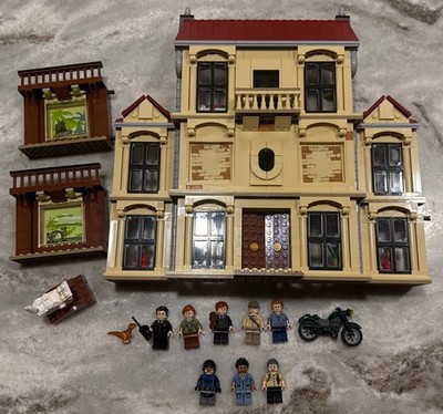 LEGO 75930 - Jurassic World: Indoraptor Rampage at Lockwood Estate + Bonus Figs