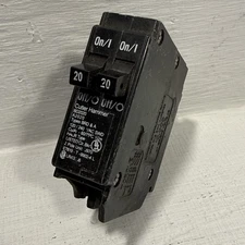 Cutler-Hammer BD2020 2 Pole 20/20 Amp 120/240V Type BRD Circuit Breaker *CHIPPED
