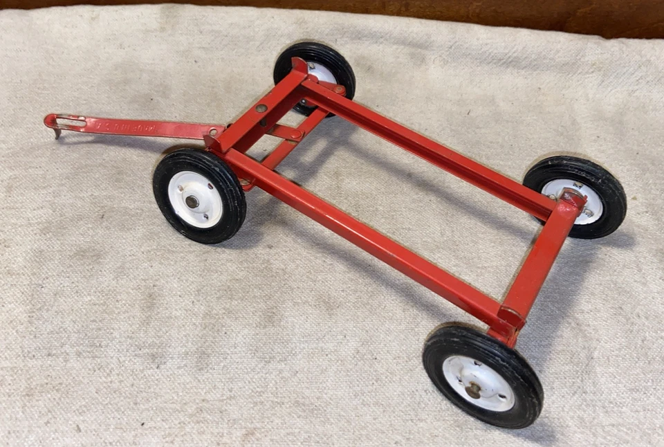 Vintage Tru-Scale Pressed Steel 1/16 White Rim Red 4-Wheel Farm Wagon Chassis - Image 3 of 4