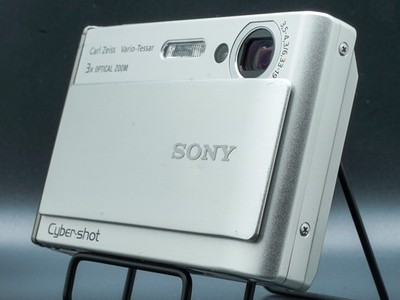 【動作品・特典有】Sony Cyber-Shot DSC-T70 SILVER Sony Cyber-shot DSC-T70 8.1MP Digital Camera - Silver for sale