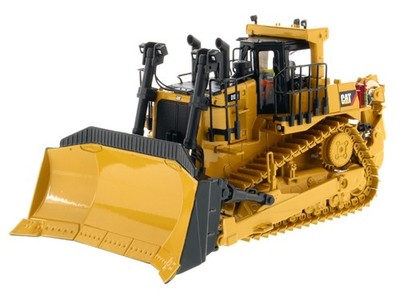 DIECAST MASTERS, Bull CATERPILLAR D10 T2 mit Fahrer und Metallbox Möglichkeit...