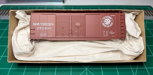 Accurail 3619.1, escala HO 40' AAR puerta doble acero Boxcar Kit, Southern #272409 | Zustand: New