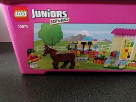 LEGO Juniors 10674 Pony Farm set