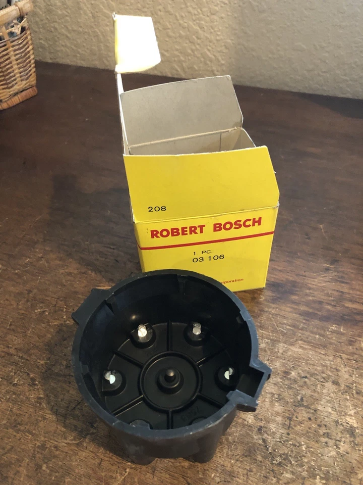 Новая крышка распределителя Bosch Datsun 260Z 280Z 810 Bosch 03 106 - Изображение 3 из 3