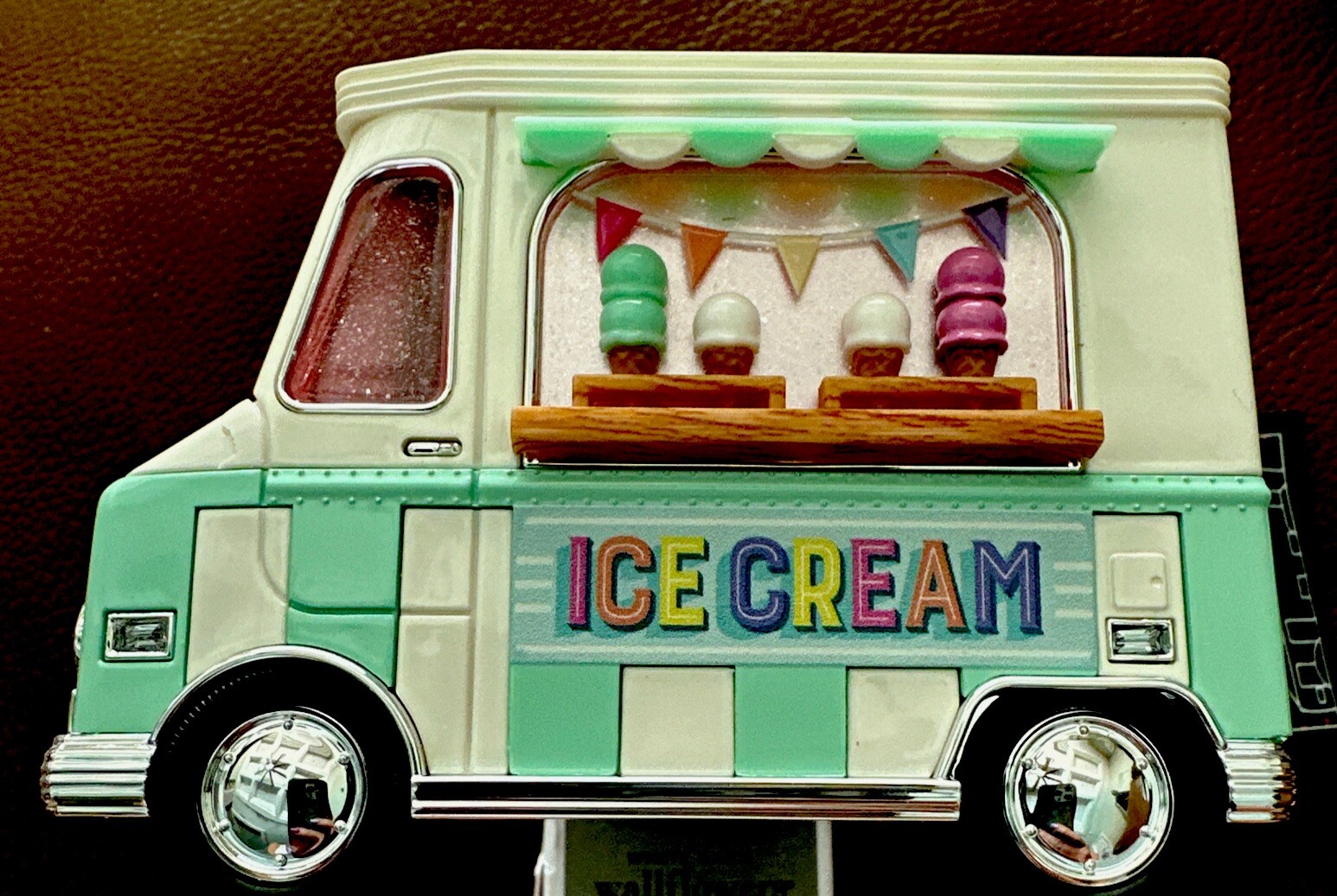 NEW Ice Cream Truck PROJECTOR Wallflower NIGHTLIGHT Plug-In Bath & Body Works