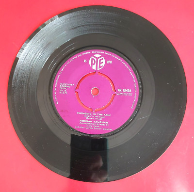 NORMAN VAUGHAN - N.15438 - SWINGING IN THE RAIN / PUT ON A HAPPY FACE 1962 (173)