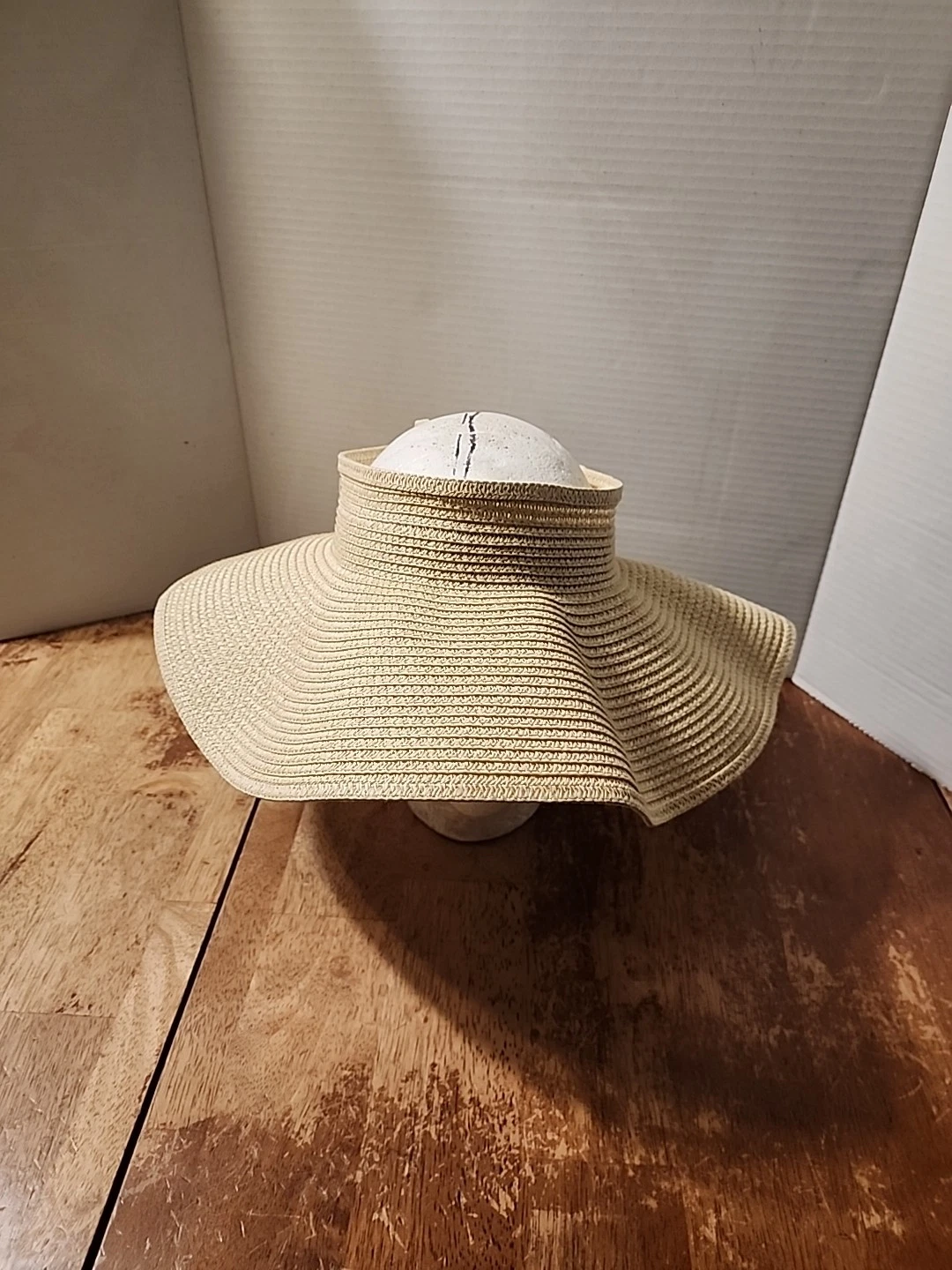 Hat Shade Shore Womens Beige Braided Sun Hat wide brim NWT
Opens in a new window or tab