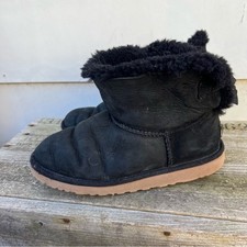 Ugg Kandice Boot Black Suede Bow Back Youth Size 6 Style 1013274Y