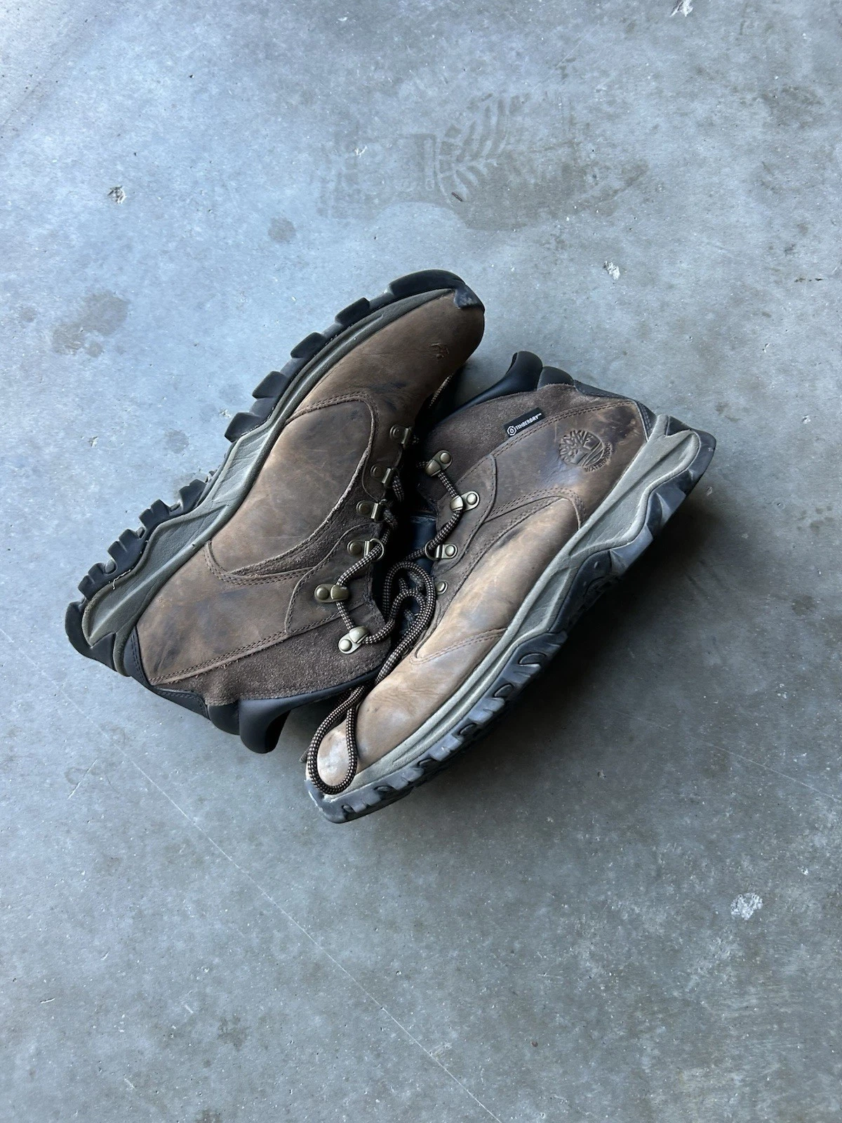 Brown Timberland leather hiking boots with nice distressing and comfortable feel
Opens in a new wind